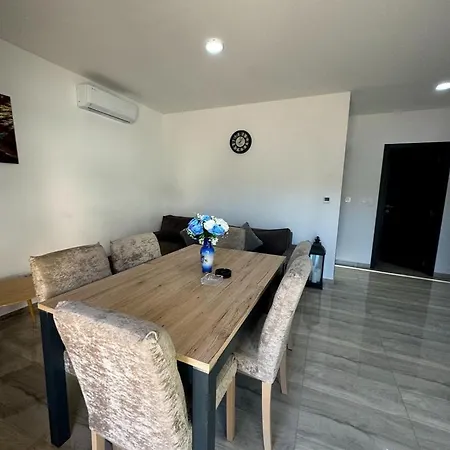 New Modern 2 Bedroom In Gæstehus *